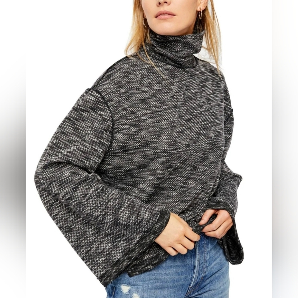 Free People We The Free Sunny Days Turtleneck Sweater Top XS Cozy Casual Boxy